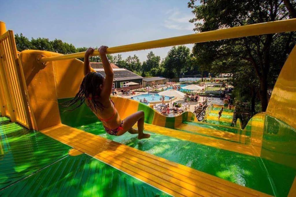 Camping De Pallegarste Chalet 119 Marienberg المظهر الخارجي الصورة