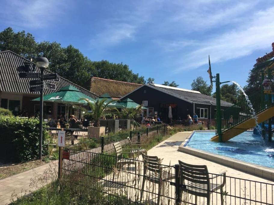 Camping De Pallegarste Chalet 119 Marienberg المظهر الخارجي الصورة