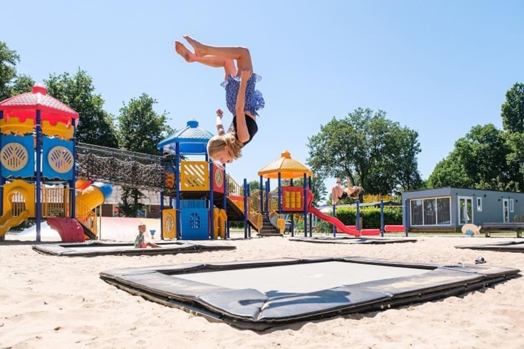 Camping De Pallegarste Chalet 119 Marienberg المظهر الخارجي الصورة